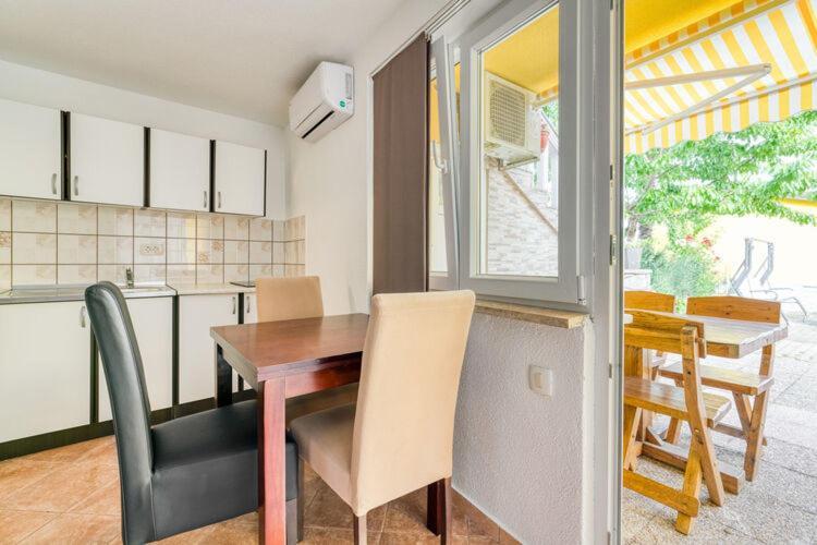 Apartments Nika With Swimming Pool And Beautiful Sea View Dobrec Ngoại thất bức ảnh