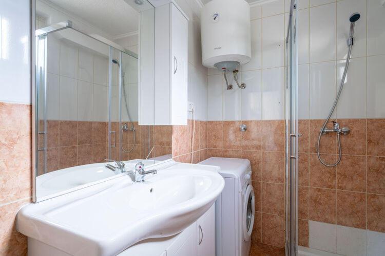 Apartments Nika With Swimming Pool And Beautiful Sea View Dobrec Ngoại thất bức ảnh